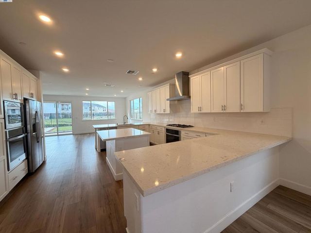 10349 Baldy Dr, Stockton, CA 95219