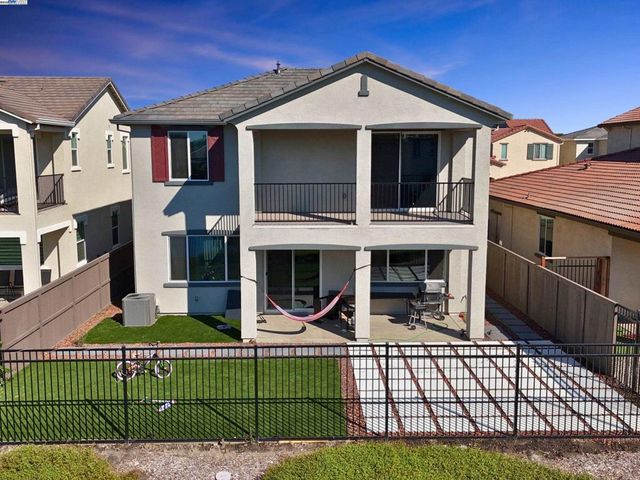 10349 Baldy Dr, Stockton, CA 95219