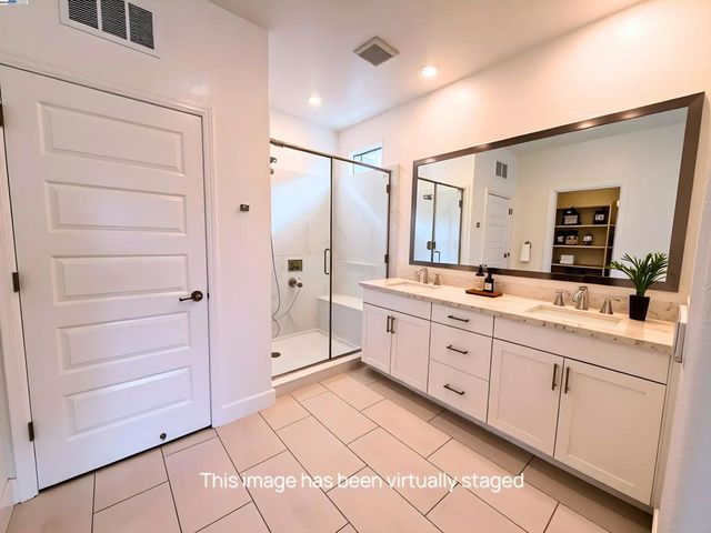 10349 Baldy Dr, Stockton, CA 95219