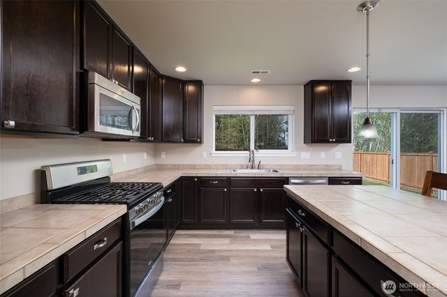 5547 Timberridge Drive, Mount Vernon, WA 98274