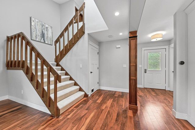 836 Pilgrim PARKWAY, Elm Grove, WI 53122