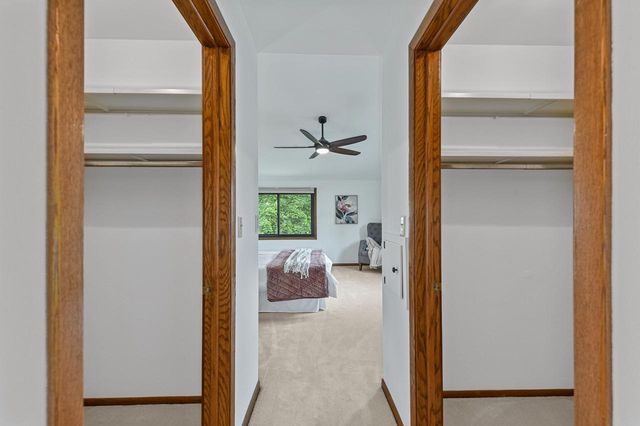 836 Pilgrim PARKWAY, Elm Grove, WI 53122