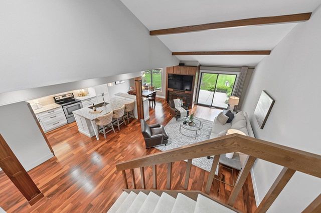 836 Pilgrim PARKWAY, Elm Grove, WI 53122