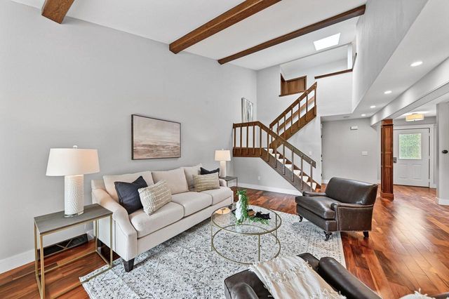 836 Pilgrim PARKWAY, Elm Grove, WI 53122