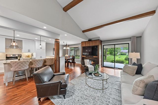 836 Pilgrim PARKWAY, Elm Grove, WI 53122