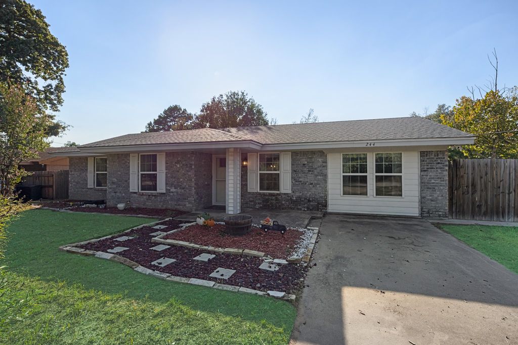 244 Richard Lane, Azle, TX 76020 — photo 2