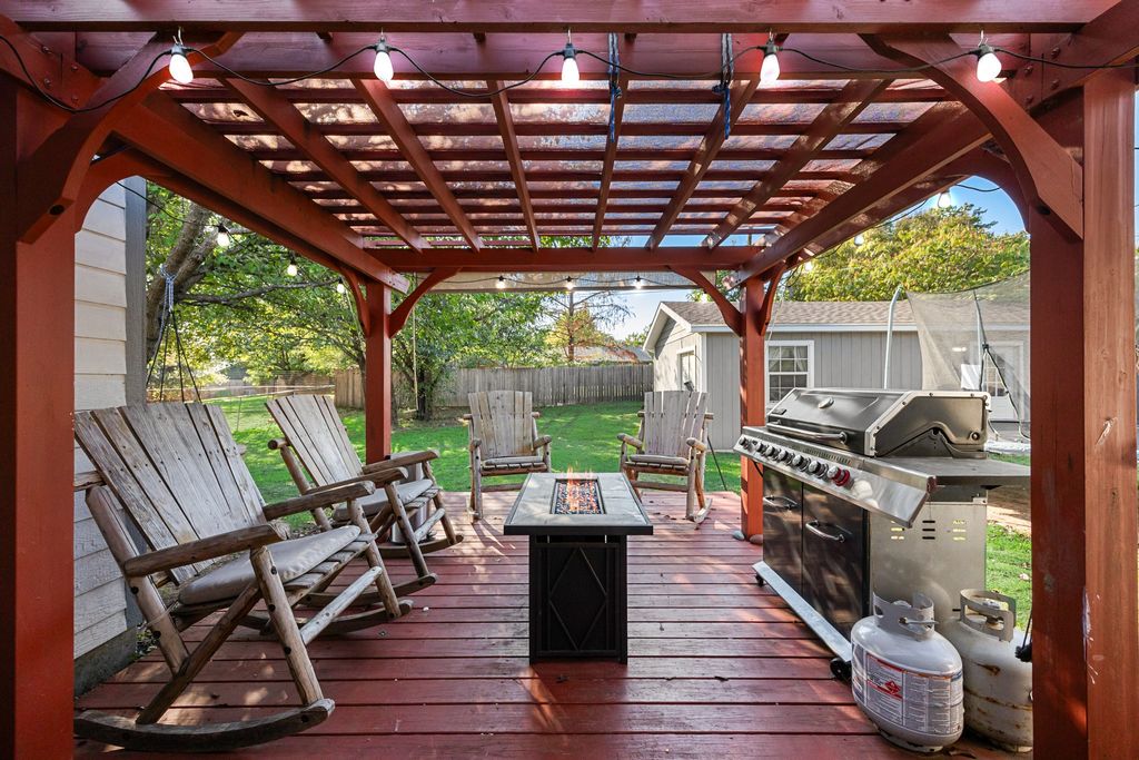 244 Richard Lane, Azle, TX 76020 — photo 4
