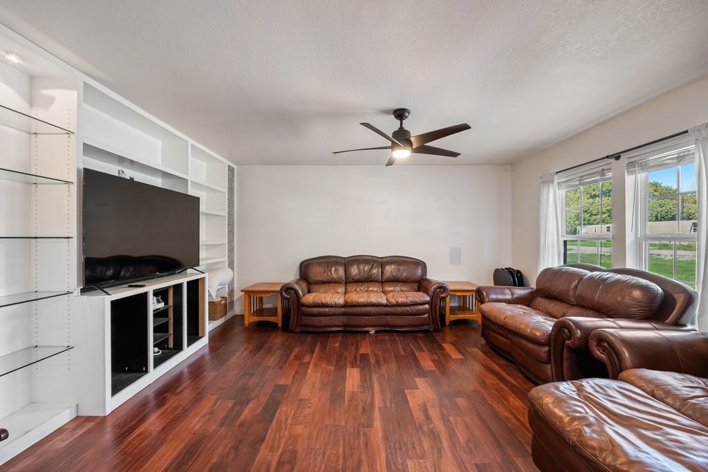 244 Richard Lane, Azle, TX 76020 — photo 5