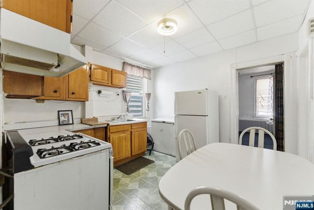 158 Fulton Avenue, Jersey City, NJ 07305