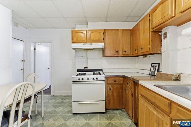 158 Fulton Avenue, Jersey City, NJ 07305