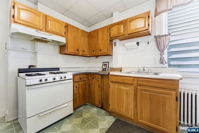 158 Fulton Avenue, Jersey City, NJ 07305