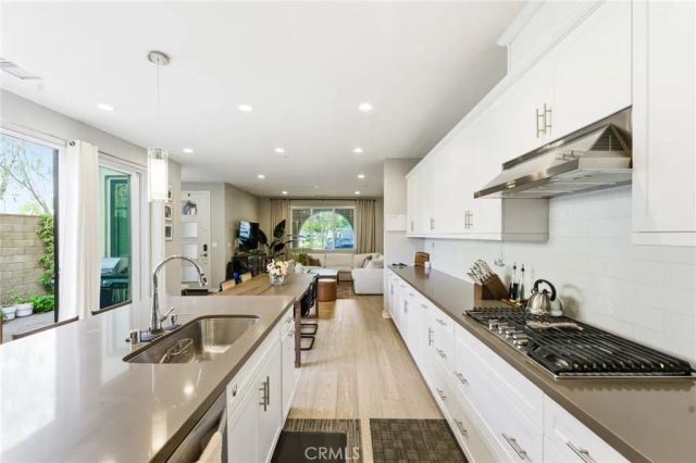 330 Magnet, Irvine, CA 92618