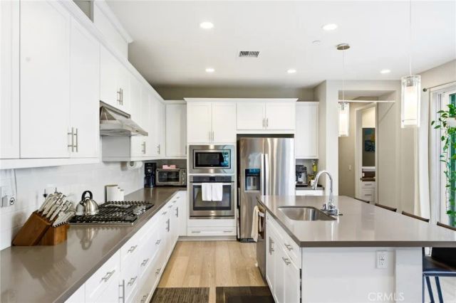 330 Magnet, Irvine, CA 92618