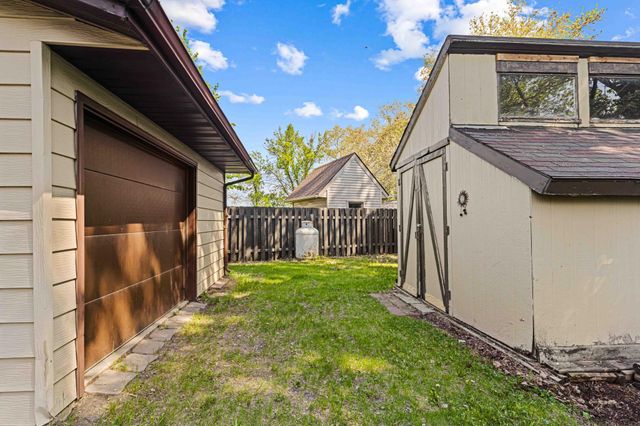 2954 Heatherwood Circle S, Moorhead, MN 56560