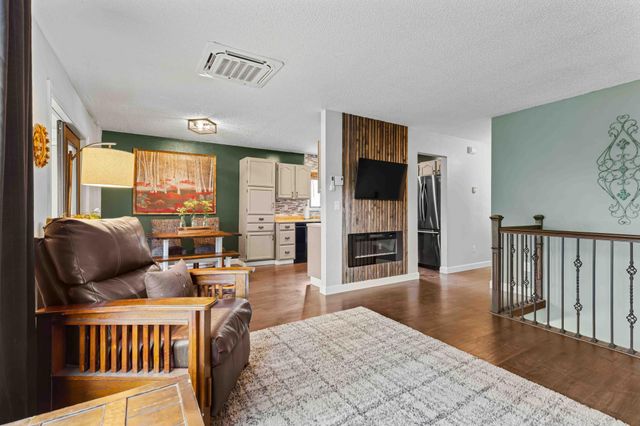 2954 Heatherwood Circle S, Moorhead, MN 56560