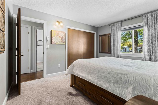 2954 Heatherwood Circle S, Moorhead, MN 56560