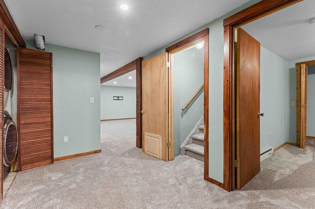 2954 Heatherwood Circle S, Moorhead, MN 56560