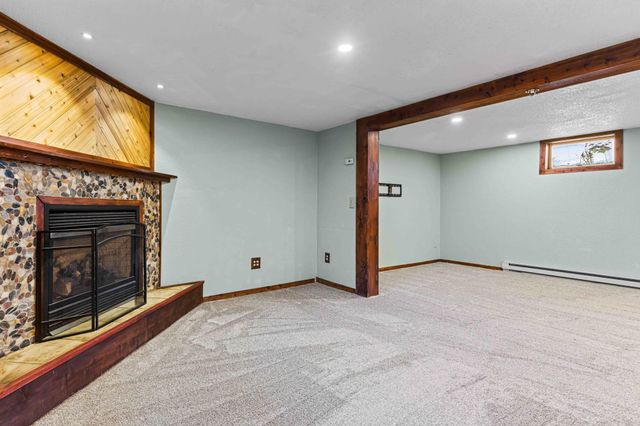 2954 Heatherwood Circle S, Moorhead, MN 56560