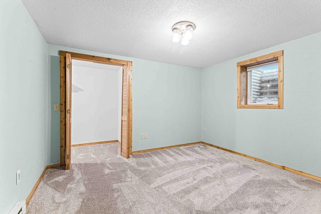 2954 Heatherwood Circle S, Moorhead, MN 56560