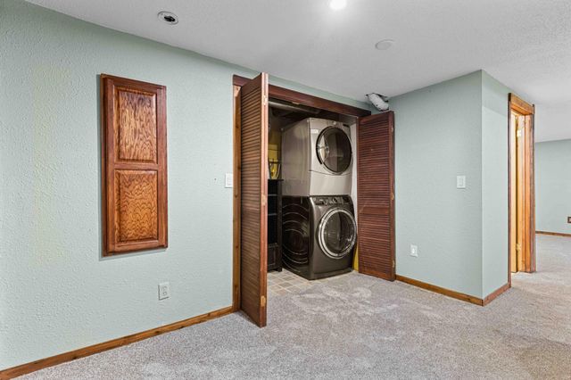 2954 Heatherwood Circle S, Moorhead, MN 56560