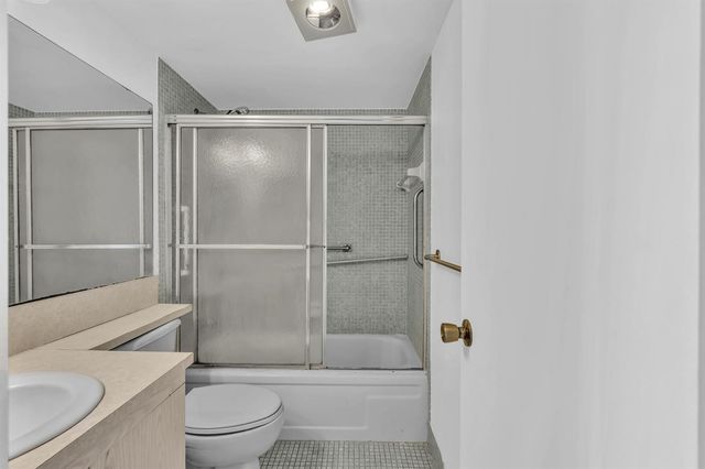 3076 Cornwall D, Boca Raton, FL 33434