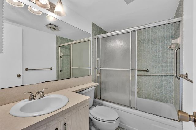 3076 Cornwall D, Boca Raton, FL 33434