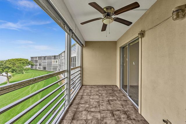 3076 Cornwall D, Boca Raton, FL 33434