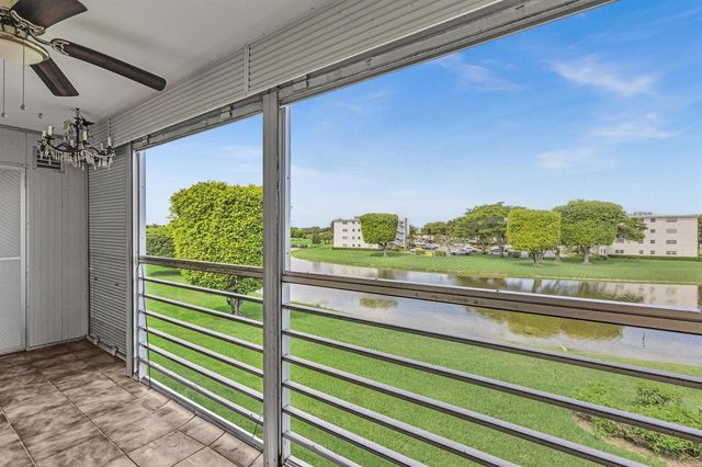 3076 Cornwall D, Boca Raton, FL 33434