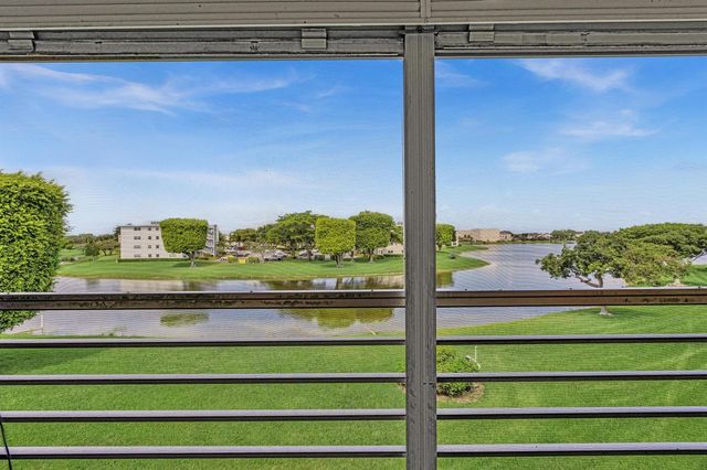 3076 Cornwall D, Boca Raton, FL 33434