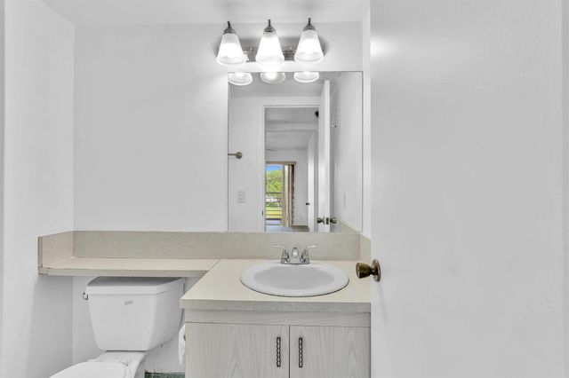 3076 Cornwall D, Boca Raton, FL 33434