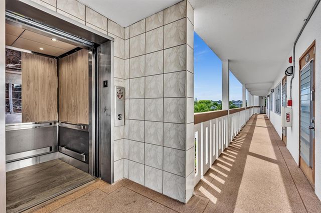3076 Cornwall D, Boca Raton, FL 33434