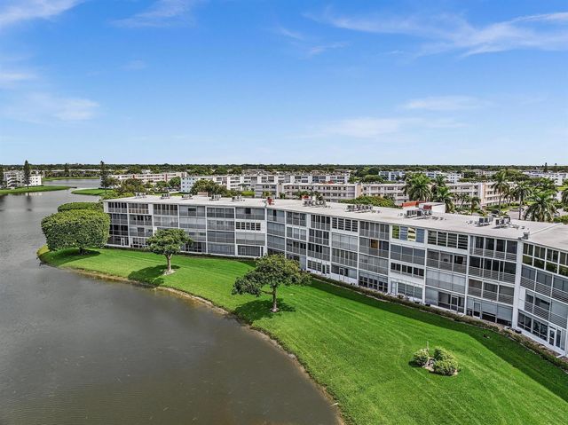 3076 Cornwall D, Boca Raton, FL 33434