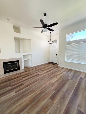 106 Gilded Rock Cir, Folsom, CA 95630