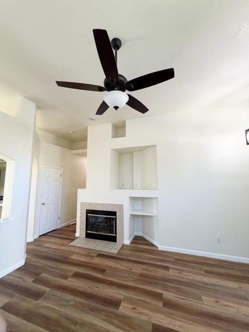 106 Gilded Rock Cir, Folsom, CA 95630