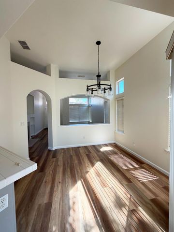106 Gilded Rock Cir, Folsom, CA 95630
