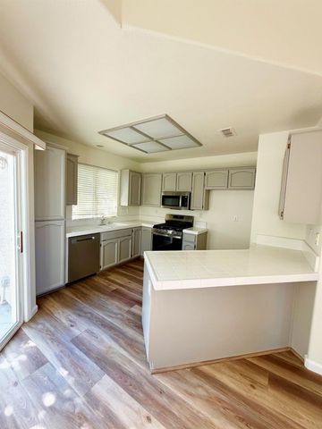106 Gilded Rock Cir, Folsom, CA 95630