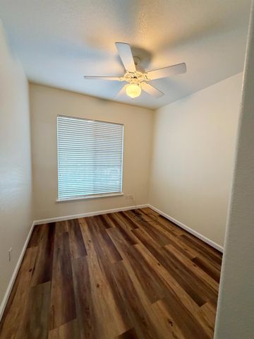 106 Gilded Rock Cir, Folsom, CA 95630