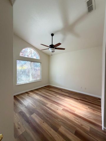 106 Gilded Rock Cir, Folsom, CA 95630