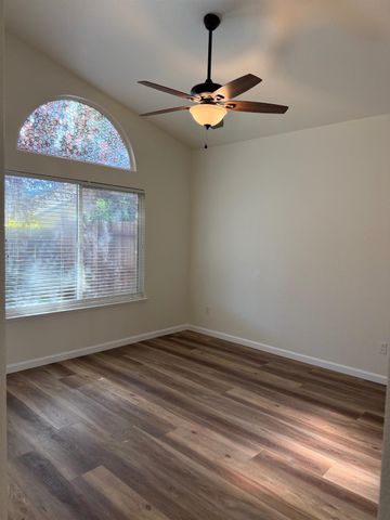 106 Gilded Rock Cir, Folsom, CA 95630