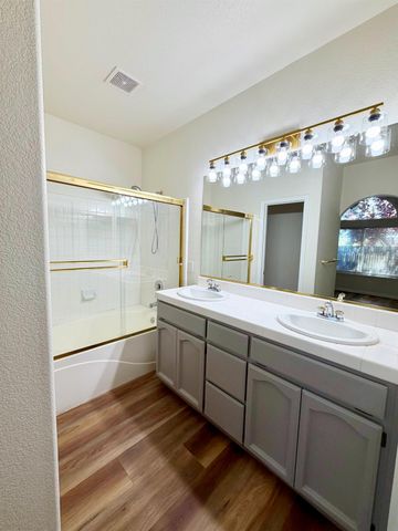 106 Gilded Rock Cir, Folsom, CA 95630