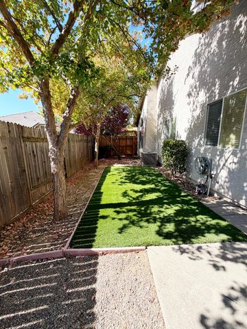 106 Gilded Rock Cir, Folsom, CA 95630