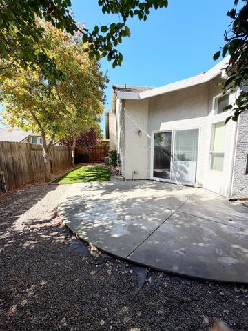 106 Gilded Rock Cir, Folsom, CA 95630