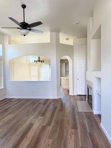 106 Gilded Rock Cir, Folsom, CA 95630