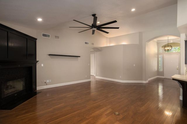 1678 E Trenton Avenue, Fresno, CA 93720