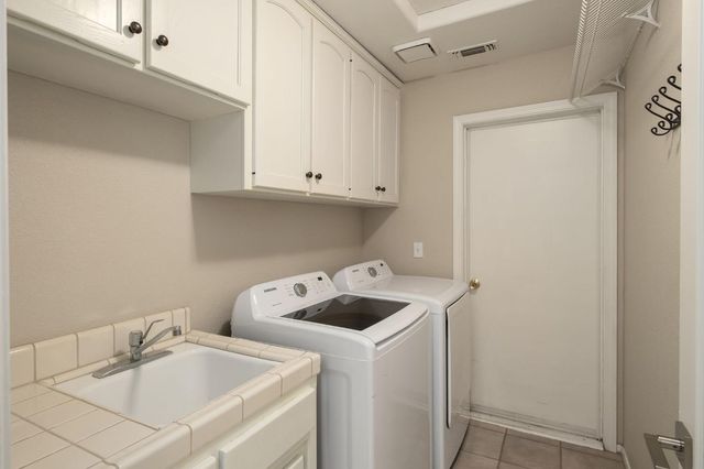 1678 E Trenton Avenue, Fresno, CA 93720
