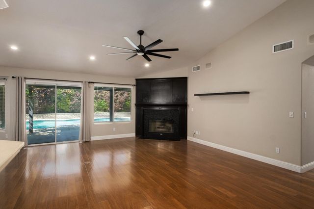 1678 E Trenton Avenue, Fresno, CA 93720
