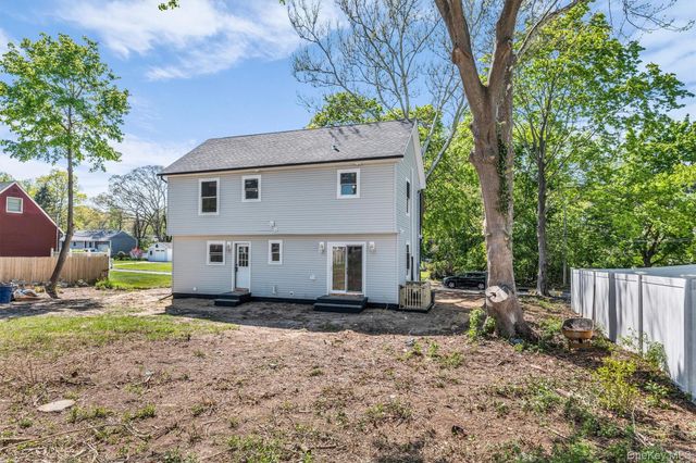 20 Lehigh Avenue, Centereach, NY 11720