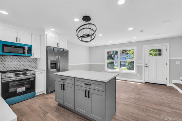 20 Lehigh Avenue, Centereach, NY 11720
