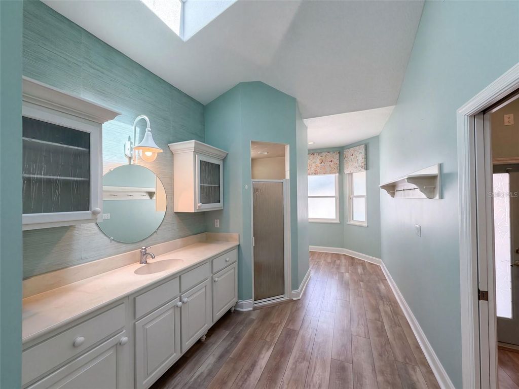 Image 12 of property listing at 4335 SE 8TH STREET, Ocala, FL 34471