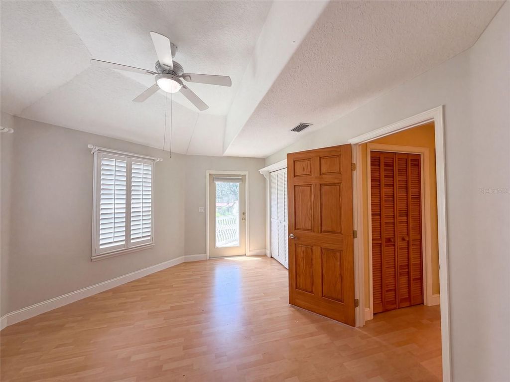 Image 22 of property listing at 4335 SE 8TH STREET, Ocala, FL 34471